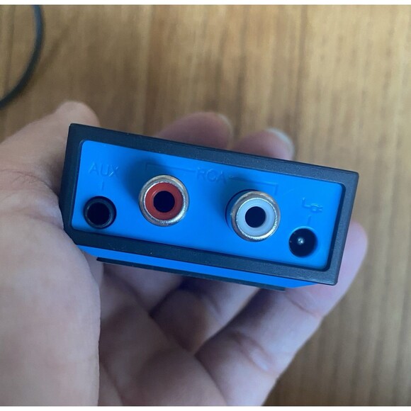 Esinkin Bluetooth Audio Adapter Receiver for Music Streaming Sound System - Picture 5 of 8